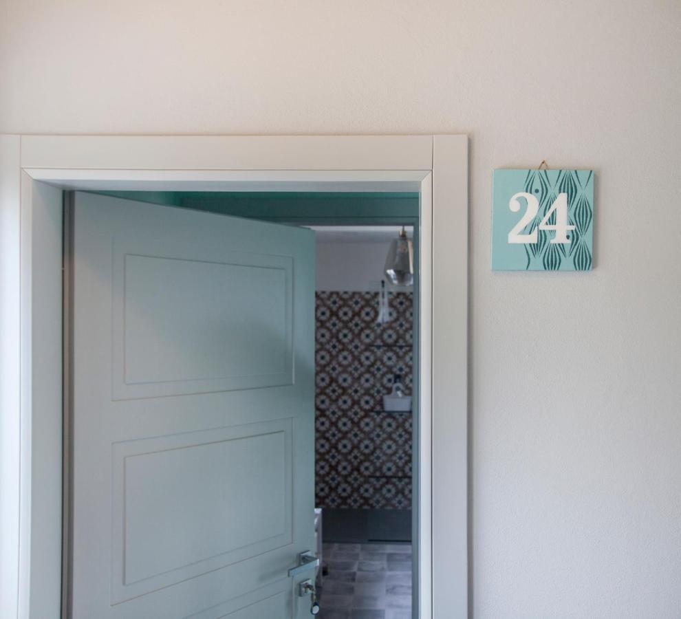 Moncrivel Rooms & Relax Benevello Екстер'єр фото